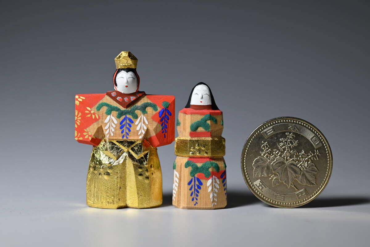 奈良一刀彫 春日有職 五代瀬谷桃源 金彩彩色『雛』木彫り人形 置物